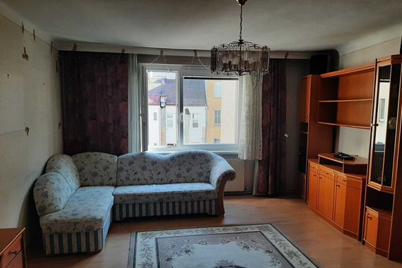 KEPLERPLATZ/U-BAHN: Unsaniertes 72 m2 NEUBAUEIGENTUM, Wohnküche + 2 Zimmer, Wannenbad, Etagenheizung, 4. Liftstock, KP € 239.500,--